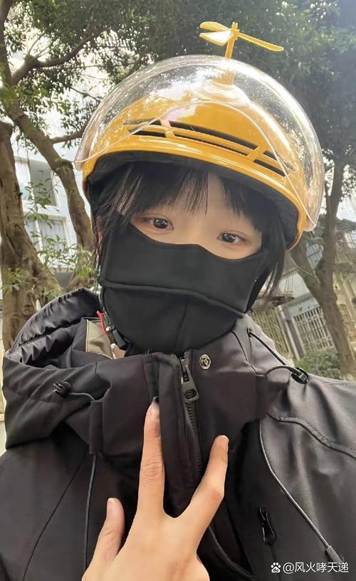 一位初中女老师中午不想做饭,点了外卖